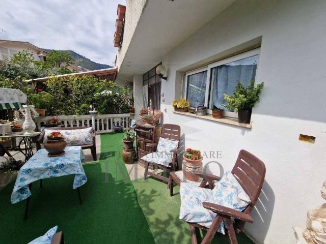 Villa Schiera in vendita a Ventimiglia, Liguria