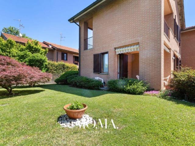 Villa Schiera in vendita a Molino Bistorgio, Verano Brianza