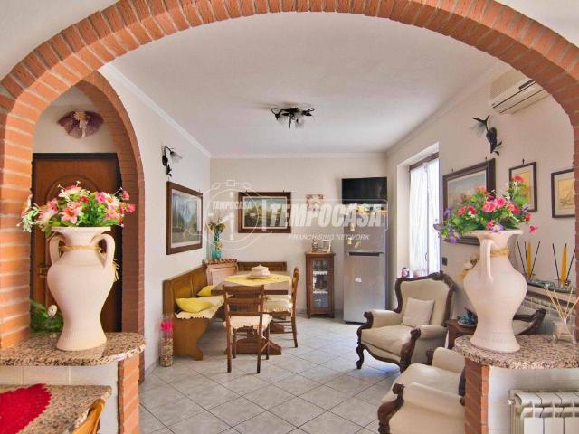 Villa Schiera in vendita a Vercelli