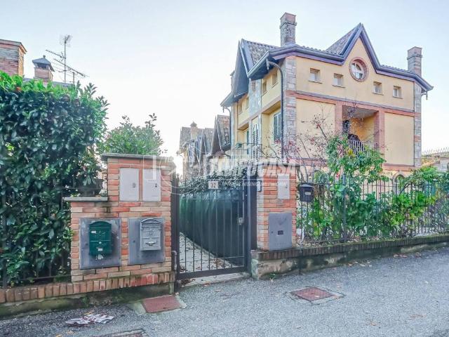 Villa Schiera in vendita a Vergiate, Lombardia