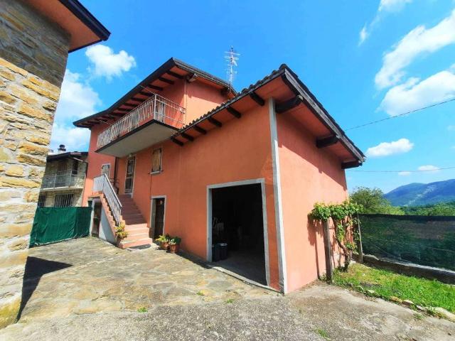 Villa Schiera in vendita a Vernasca, Reggio Emilia