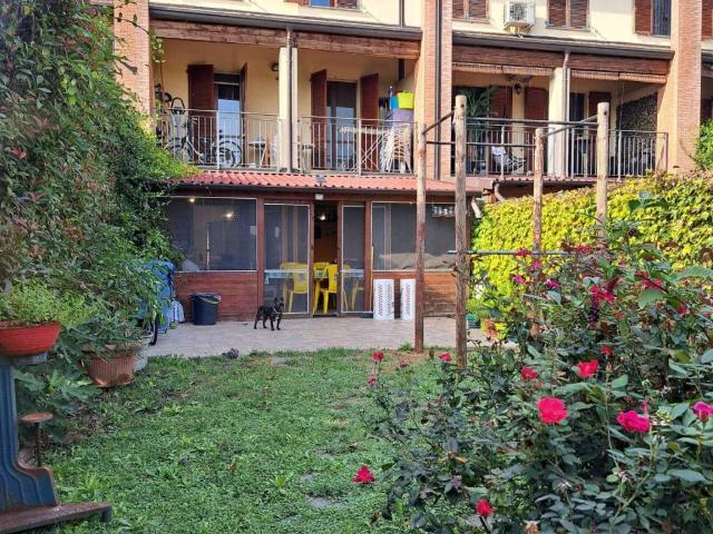 Villa Schiera in vendita a Pasturago, Vernate