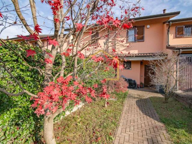 Villa Schiera in vendita a Vernate, Lombardia