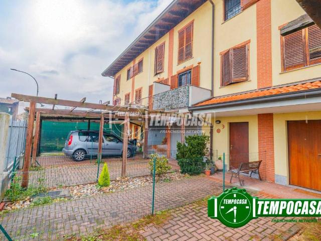 Villa Schiera in vendita a Vernate, Lombardia