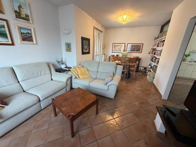 Villa Schiera in vendita a Vernate, Lombardia