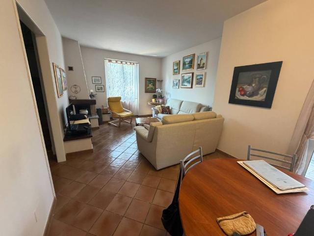 Villa Schiera in vendita a Vernate, Lombardia
