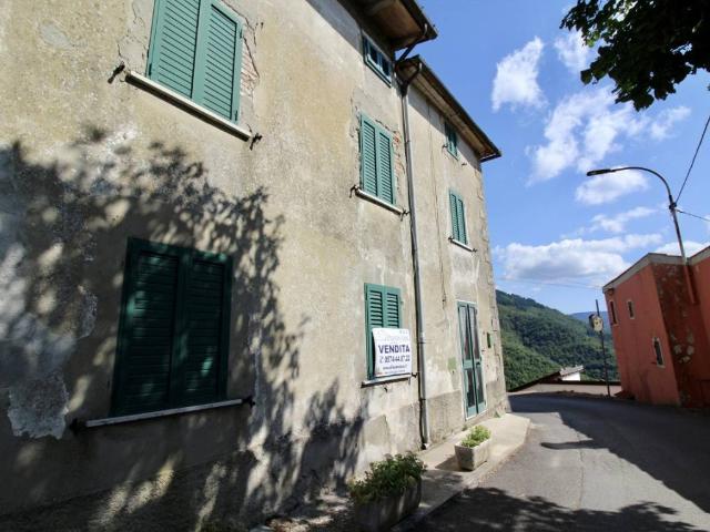 Villa Schiera in vendita a I Tozzini, Vernio