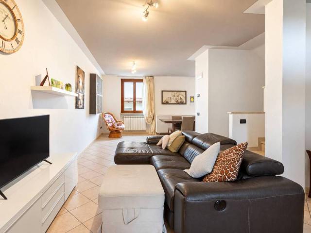 Villa Schiera in vendita a Verolavecchia, Brescia
