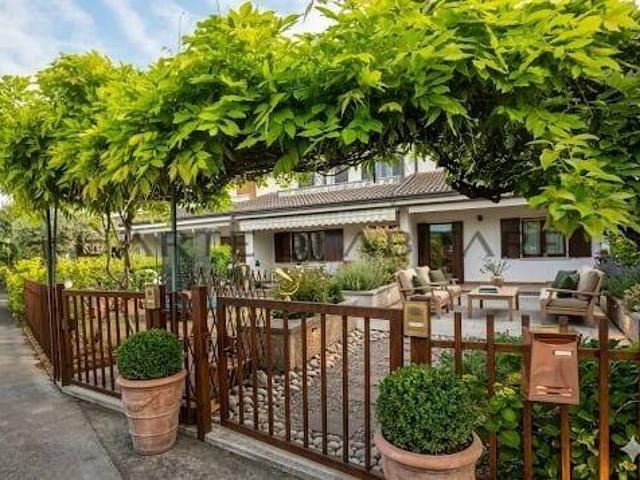 Villa Schiera in vendita a Sud-Est, Brenzone