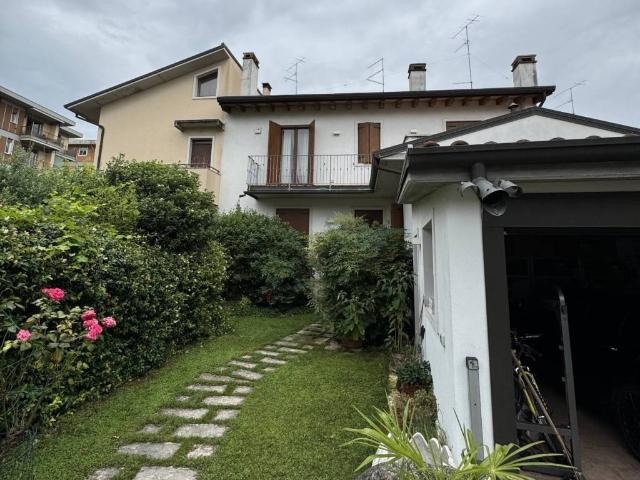 Villa Indipendente in vendita a Sud-Ovest, Brenzone