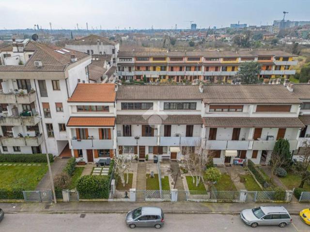 Villa Schiera in vendita a Palazzina, Brenzone