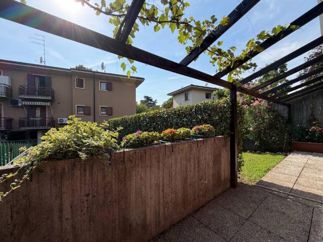 Villa Schiera in vendita a Quinzano, Brenzone