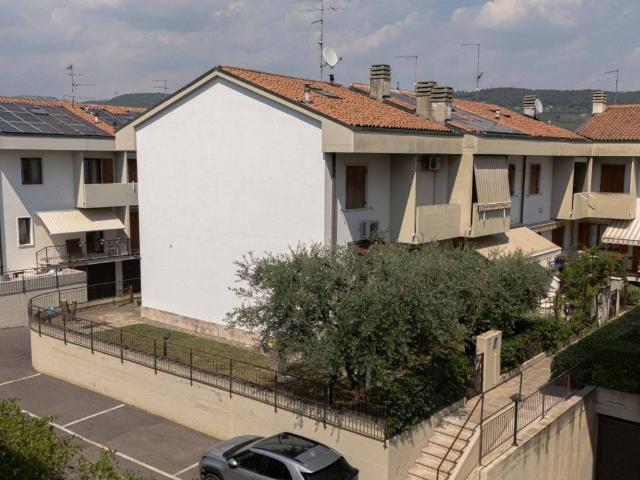 Villa Schiera in vendita a Nord-Est, Brenzone