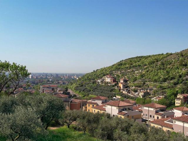 Villa Schiera in vendita a Quinzano, Brenzone
