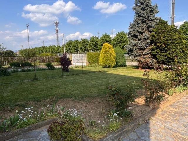 Villa Schiera in vendita a Piemonte, Biella