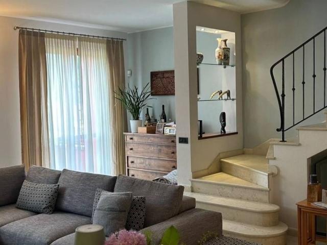 Villa Schiera in vendita a Semonte, Vertova