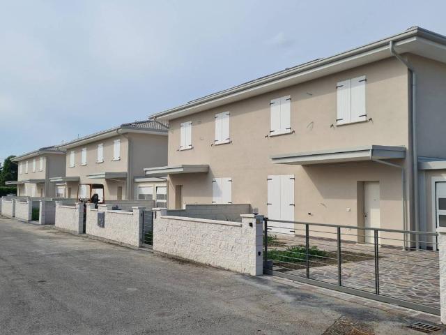 Villa Schiera in vendita a Viadana, Lombardia