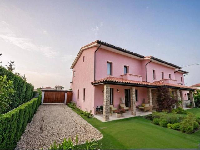 Villa Schiera in vendita a Viadana, Lombardia