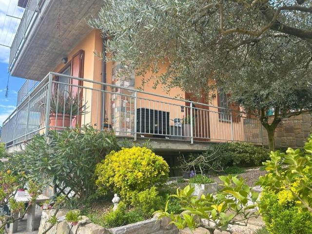 Villa Schiera in vendita a Viadanica, Lombardia