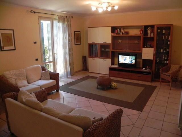 Villa Schiera in vendita a Viareggio, Toscana