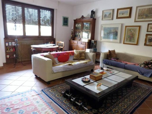 Villa Schiera in vendita a Viareggio, Toscana