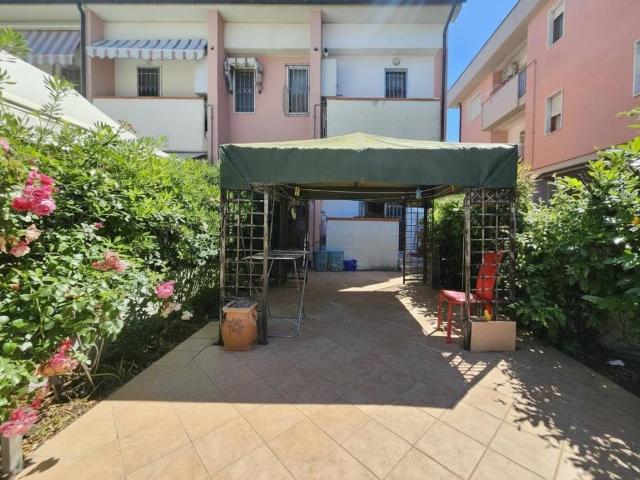 Villa Schiera in vendita a Forcone, Viareggio