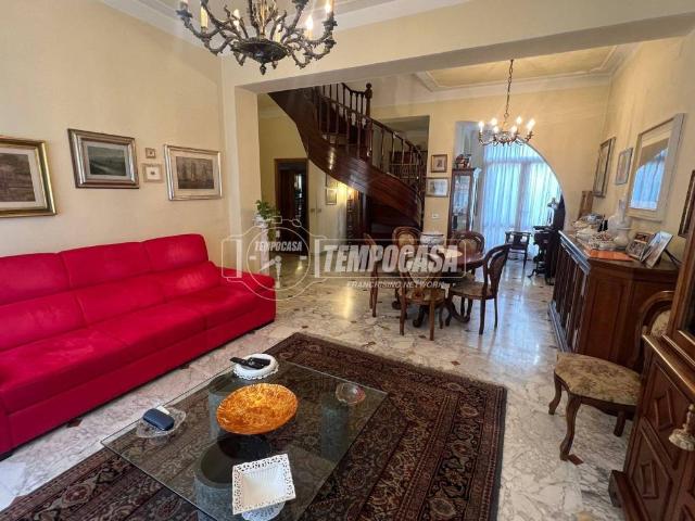 Villa Schiera in vendita a Viareggio, Toscana