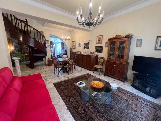 Villa Schiera in vendita a Viareggio, Toscana