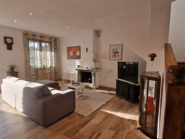 Villa Schiera in vendita a Torre del Lago Puccini, Viareggio