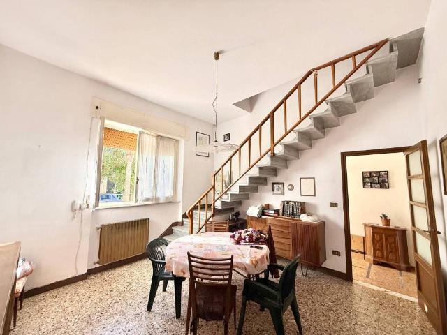 Villa Schiera in vendita a Cotone, Viareggio