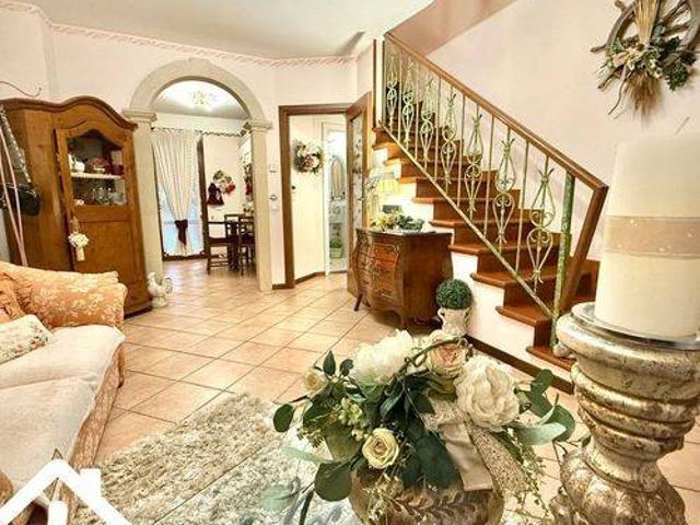 Villa Schiera in vendita a Viareggio, Toscana
