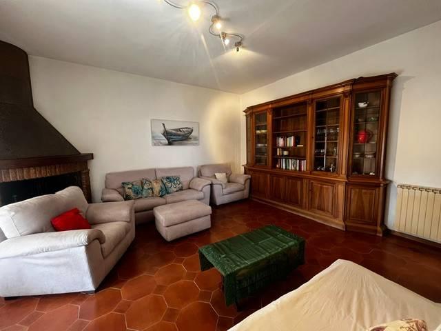 Villa Schiera in vendita a Viareggio, Toscana