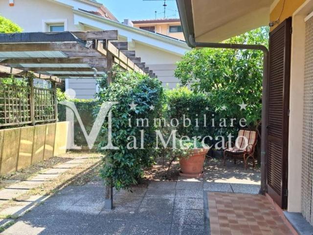 Villa Schiera in vendita a Torre del Lago Puccini, Viareggio