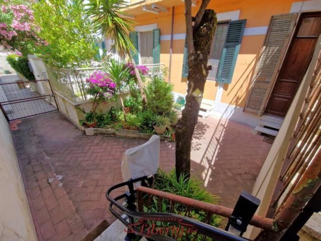Villa Schiera in vendita a Viareggio, Toscana