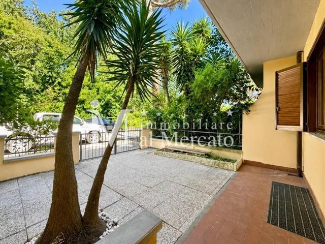 Villa Schiera in vendita a Torre del Lago Puccini, Viareggio