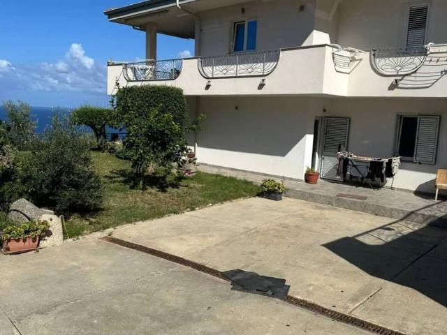 Villa Schiera in vendita a Contrada Feudotto, Calabria