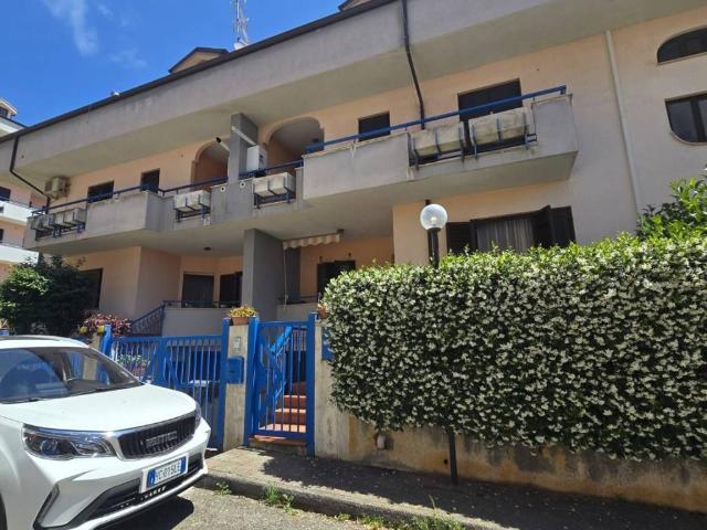 Villa Schiera in vendita a Contrada Feudotto, Calabria
