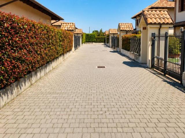 Villa Schiera in vendita a Cascina Canali, Vidigulfo