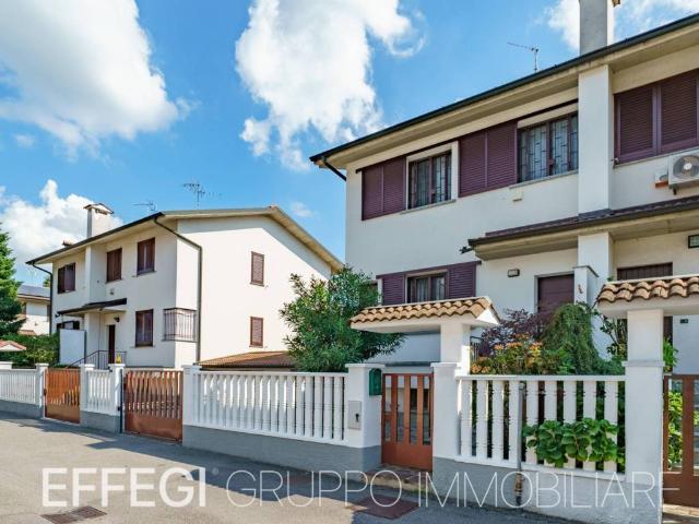 Villa Schiera in vendita a Vignate, Lombardia