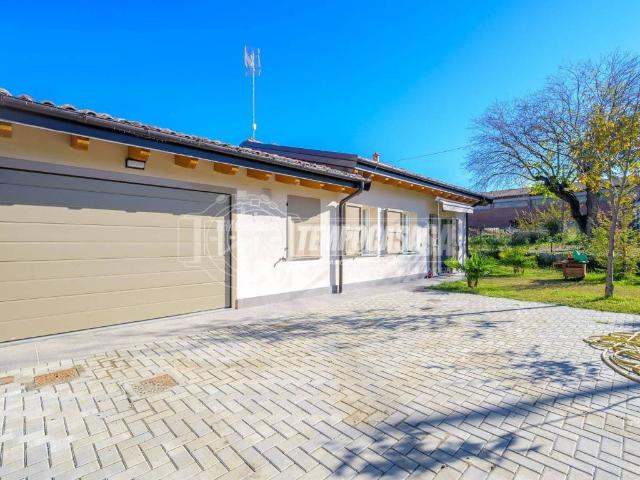 Villa Schiera in vendita a Unione di comuni Terre di Castelli, Vignola