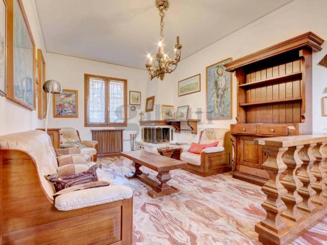 Villa Schiera in vendita a Unione di comuni Terre di Castelli, Vignola
