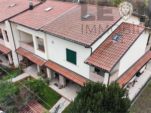 Villa Schiera in vendita a Unione di comuni Terre di Castelli, Vignola