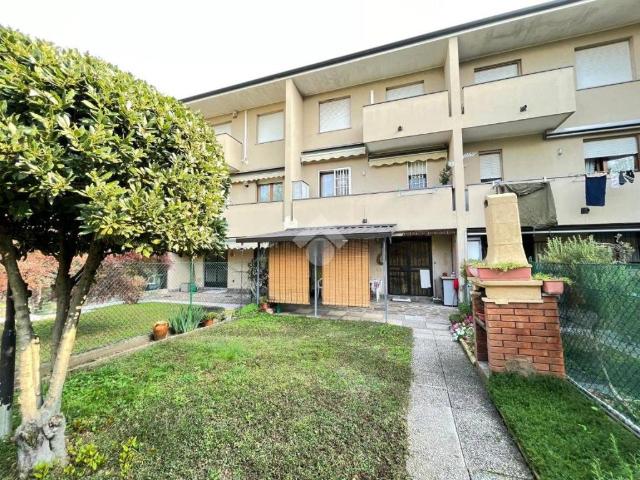 Villa Schiera in vendita a Villa Cortese, Lombardia