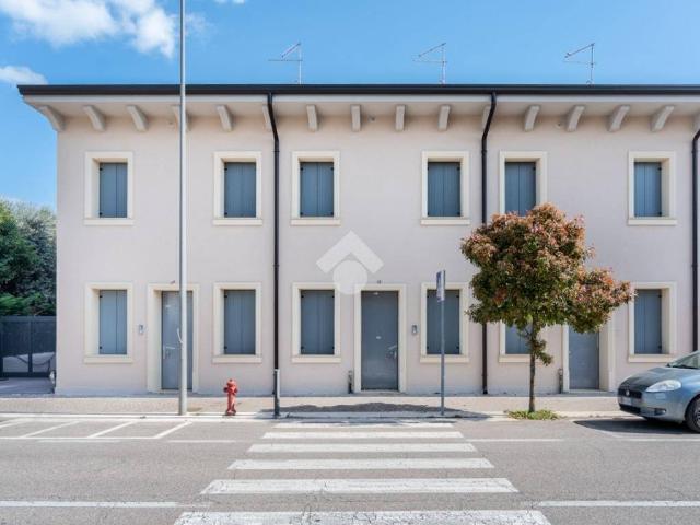 Villa Schiera in vendita a Villafranca Di Verona, Veneto