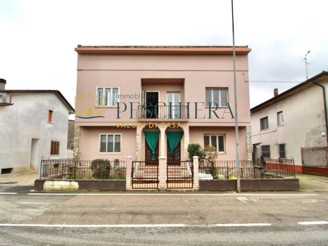 Villa Schiera in vendita a Località Ca' Franchini, Villafranca Di Verona