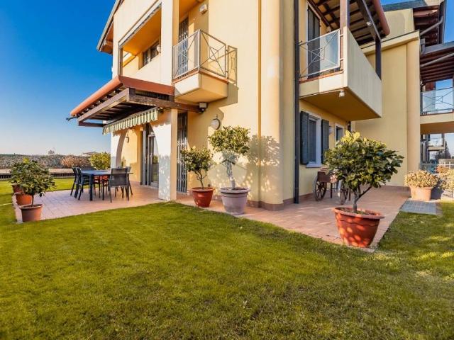 Villa Schiera in vendita a Villafranca Di Verona, Veneto