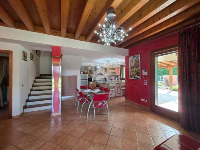 Villa Schiera in vendita a Villanova Di Camposanpiero, Veneto