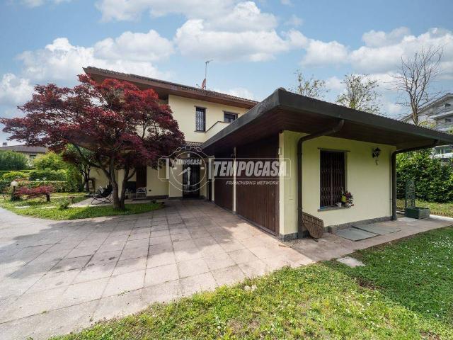 Villa Indipendente in vendita a Sant'Alessandro, Villasanta