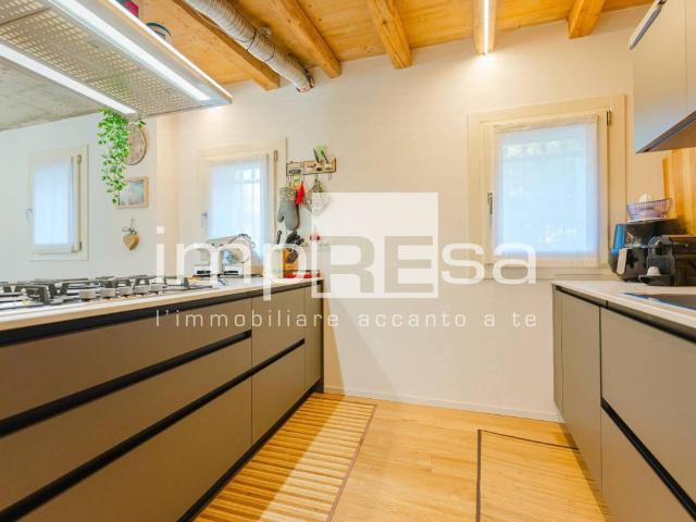 Villa Schiera in vendita a Villorba, Carità