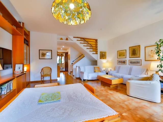 Villa Schiera in vendita a Oreno, Vimercate